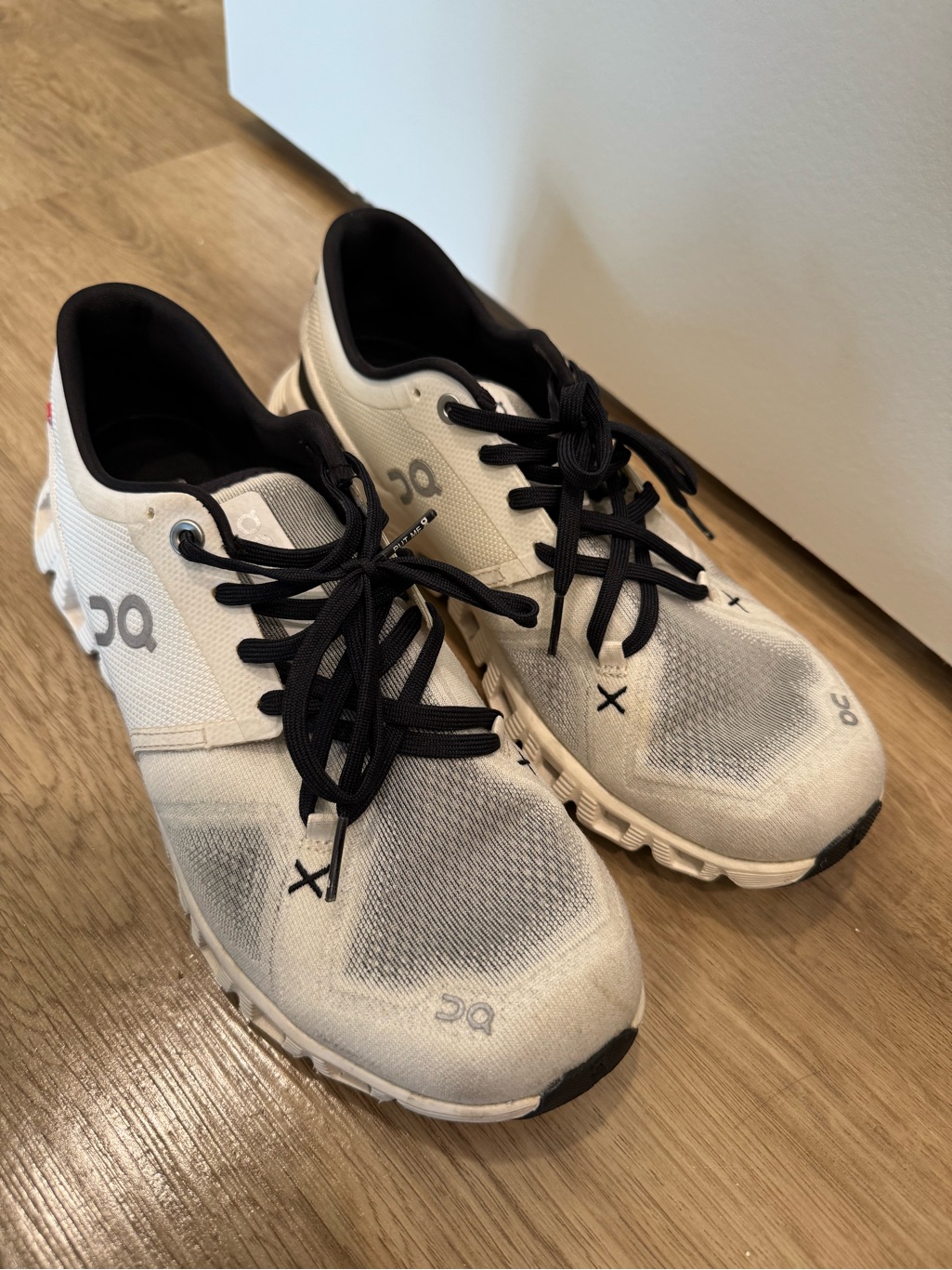 On Cloud X 3 Women’s Ivory Black Trainers - Us W9 / Eu 40.5
